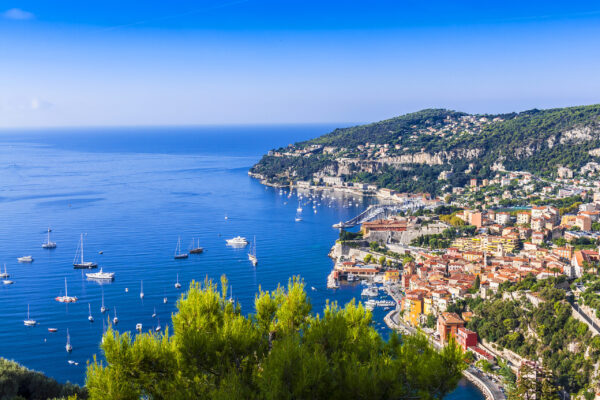 Vue sur la méditerranée près de Nice